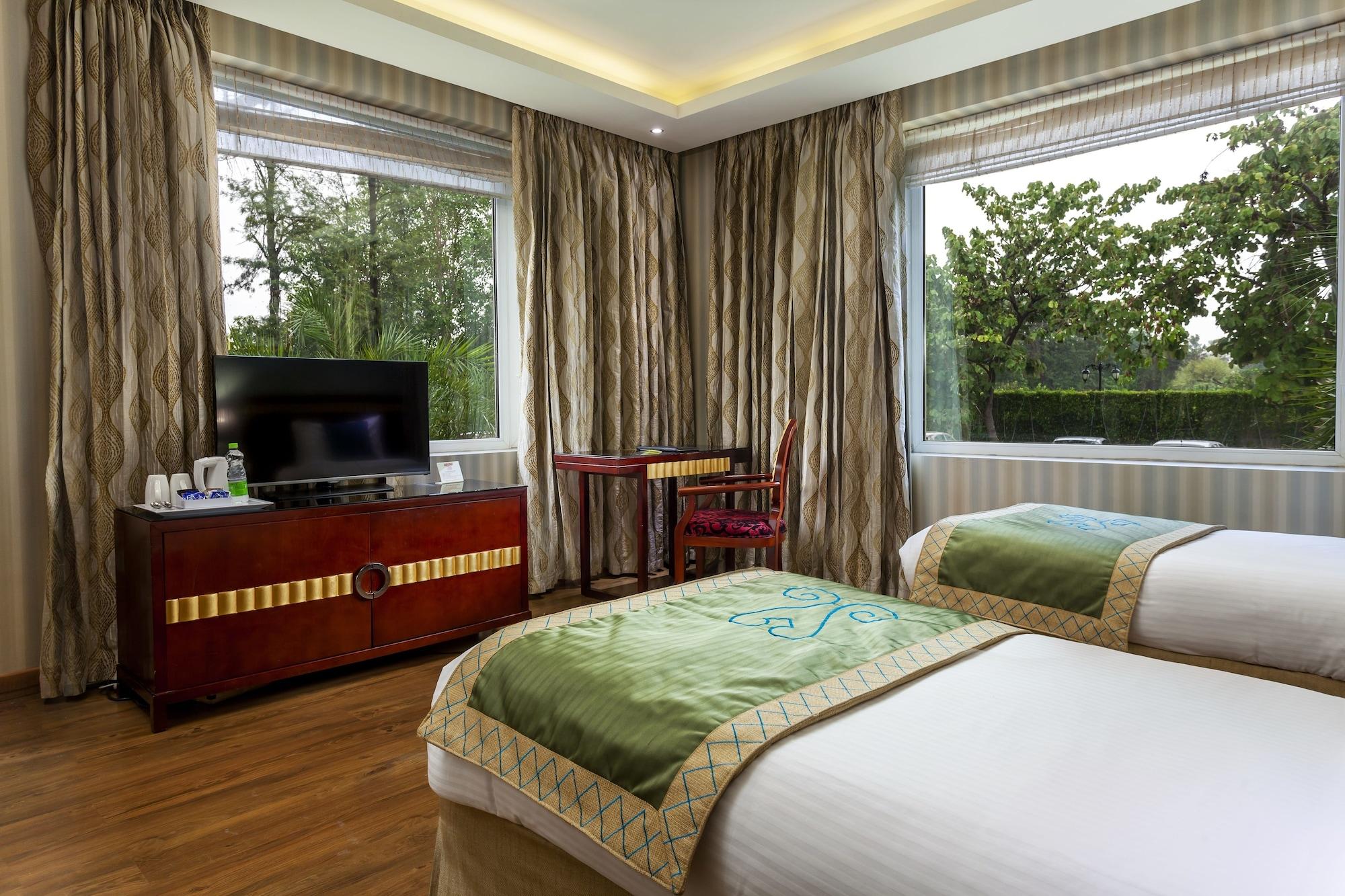 Atrio By Devam Hotel Gurgáon Kültér fotó