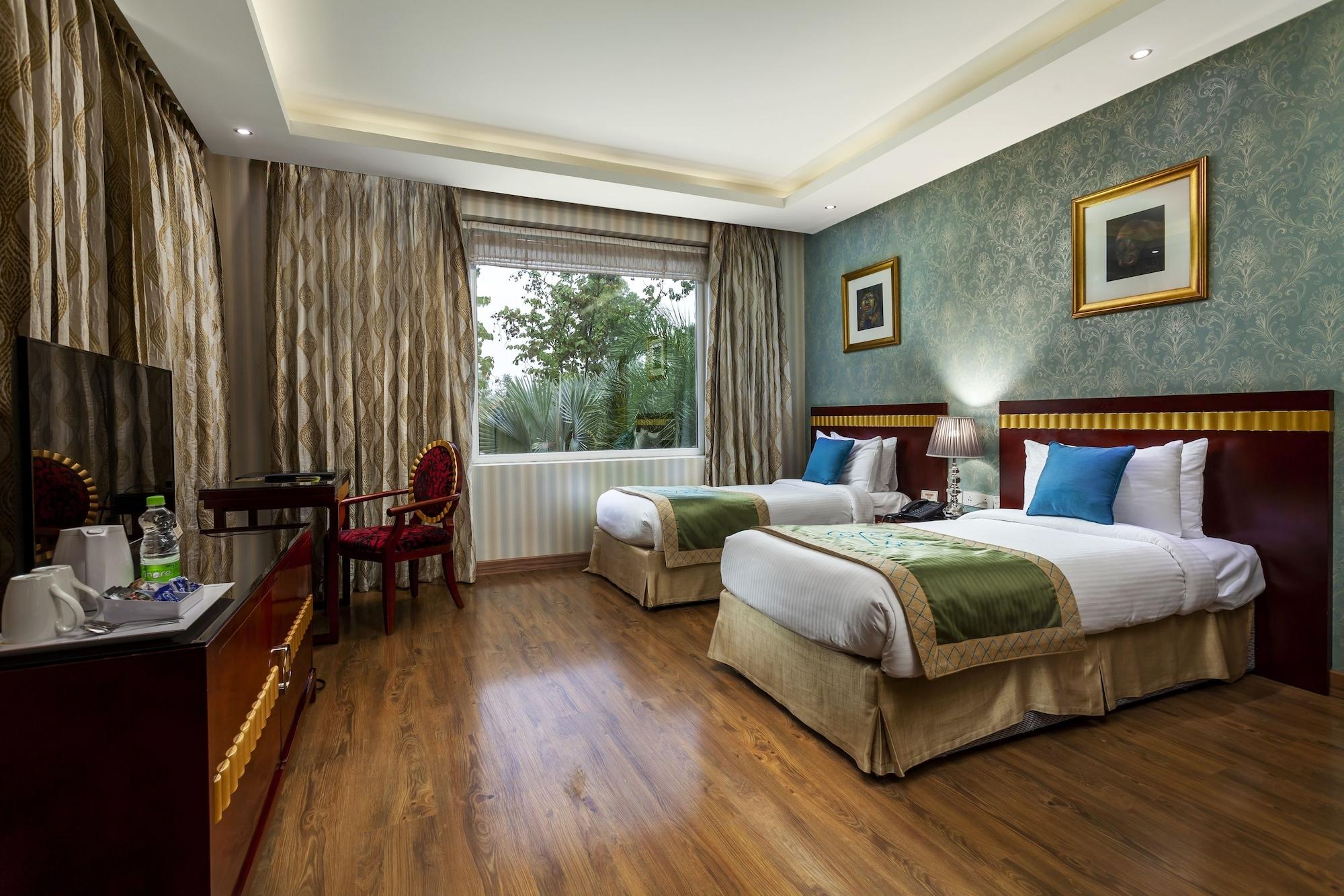 Atrio By Devam Hotel Gurgáon Kültér fotó
