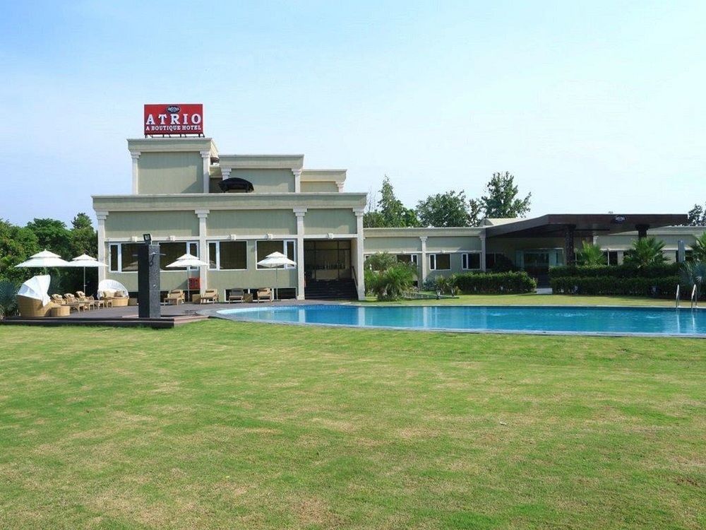 Atrio By Devam Hotel Gurgáon Kültér fotó
