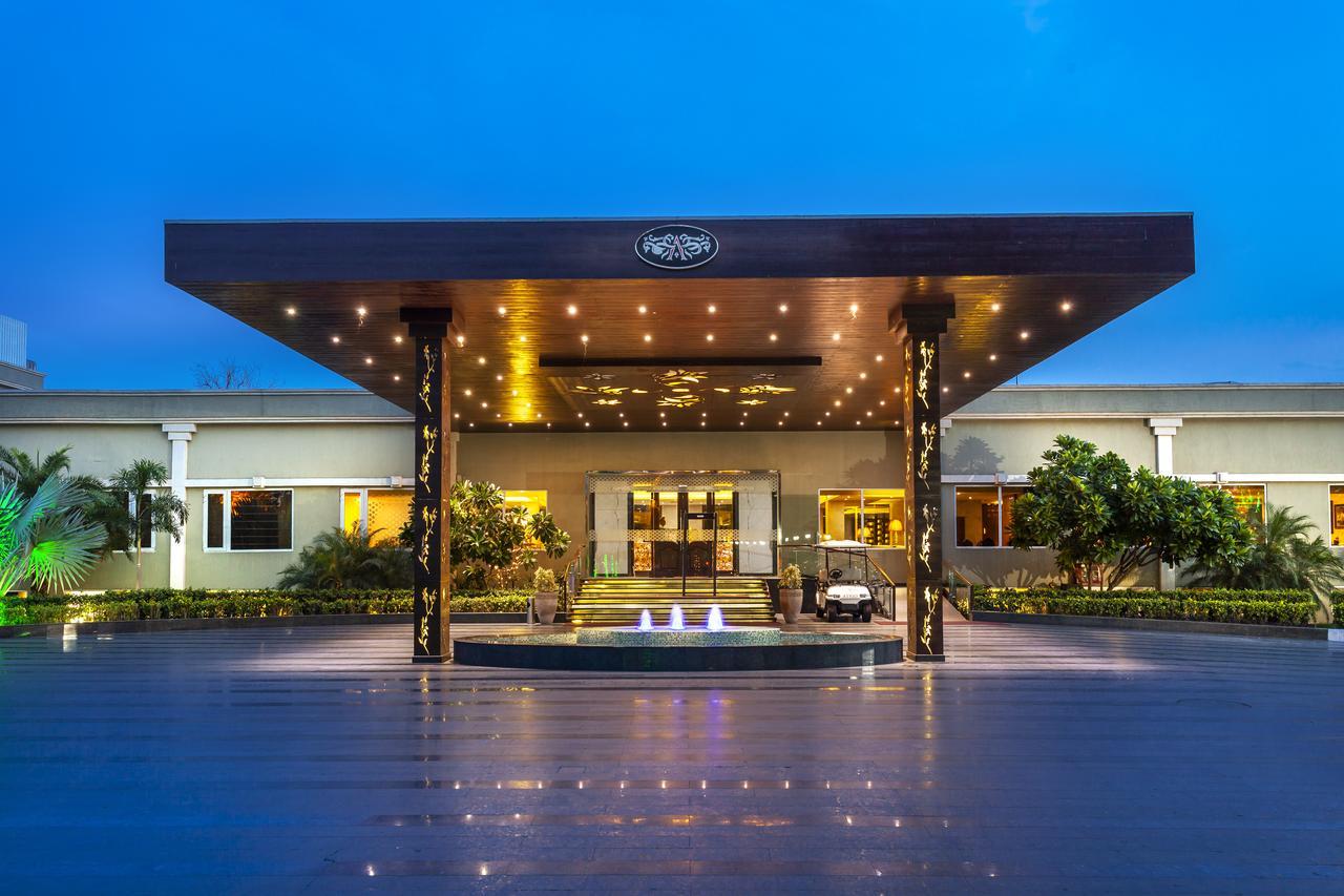 Atrio By Devam Hotel Gurgáon Kültér fotó